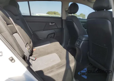 2014 Kia Sportage Base z USA, uszkodzony, nr VIN KNDPB3AC1E7557470